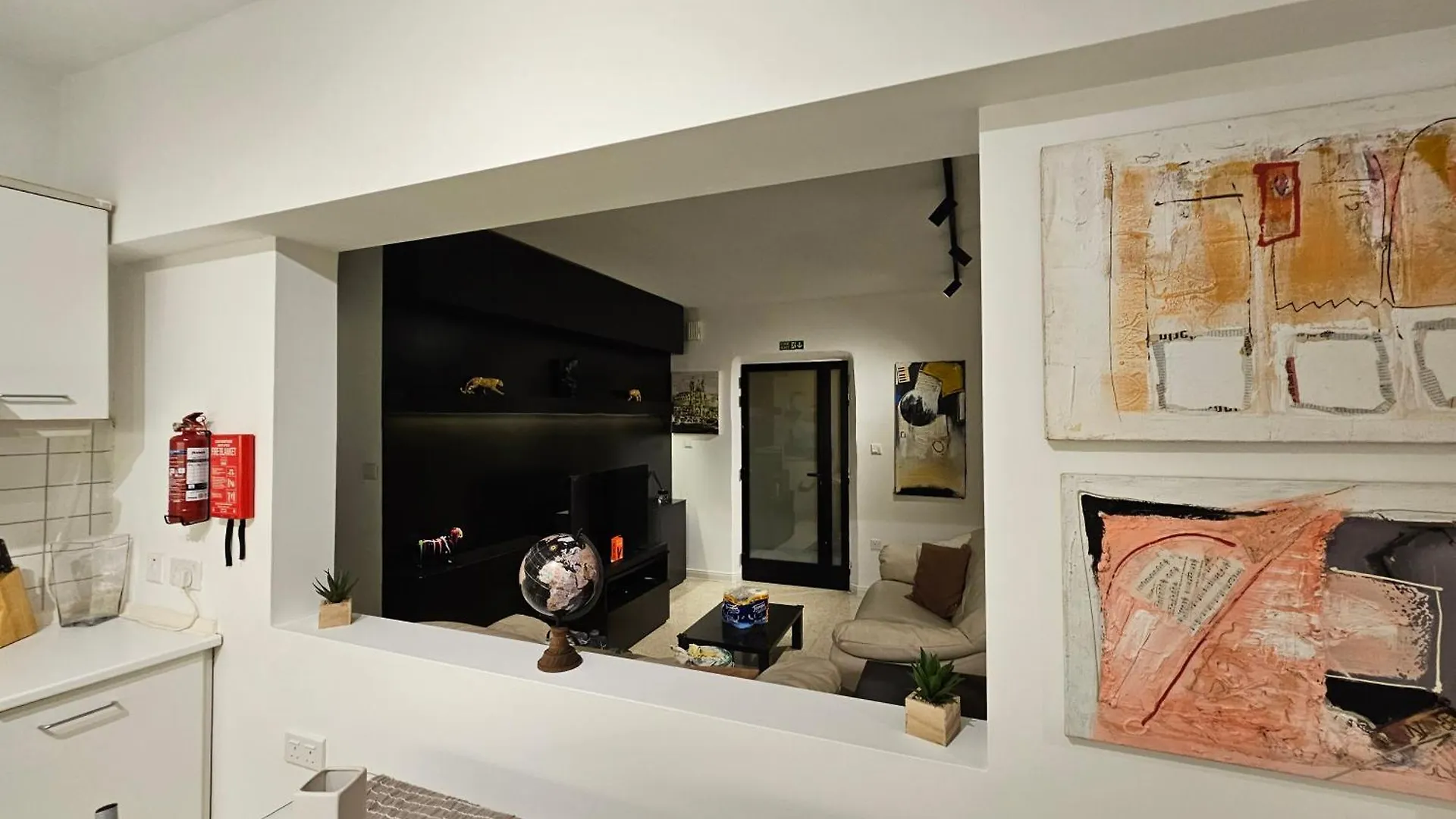 Apartment 3 Bedroom Apt In Prime Location 5M Away From Beach Is-Swieqi Malta